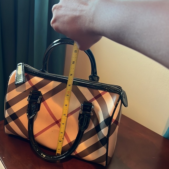 Burberry Bag - Picture 9 of 9